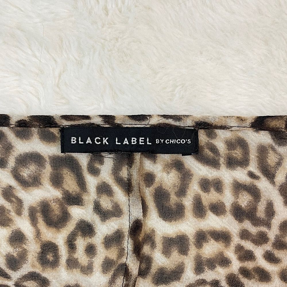 Chico’s Black Label Leopard Print Blouse | Women’s Size 1| Lightweight Flowy Top - Picture 5 of 5